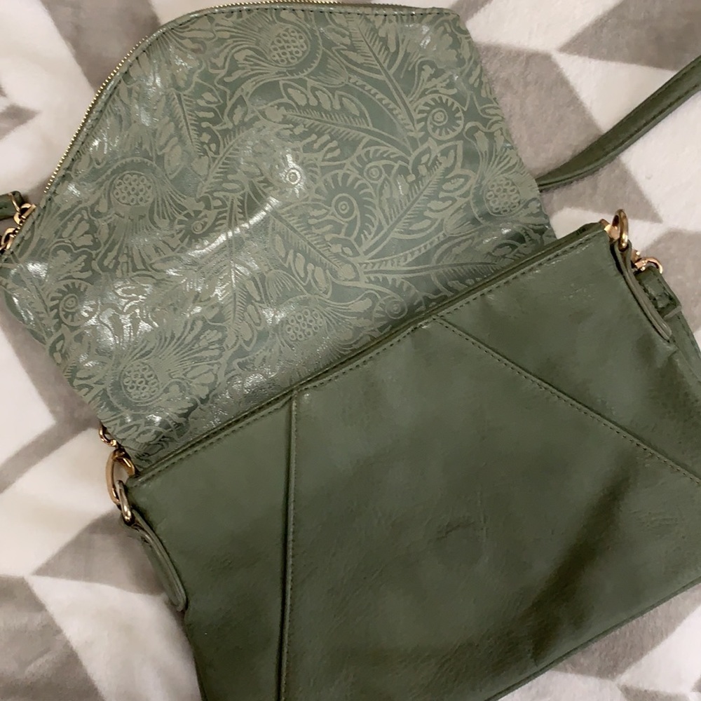 Francesca’s Green Crossbody Bag - Picture 3 of 5